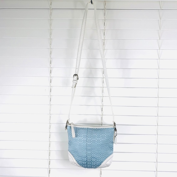 |•COACH•| Pretty Blue/White Small Crossbody Bag - Picture 2 of 8
